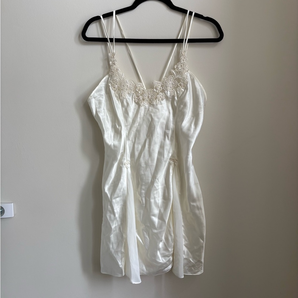 Vintage Cream Slip with Floral Lace - Size Medium
